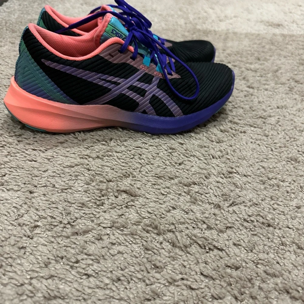 Asics Running Shoe - Picture 1 of 6
